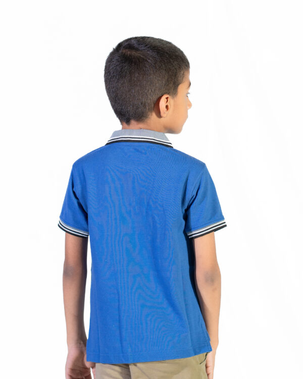 blue t shirt