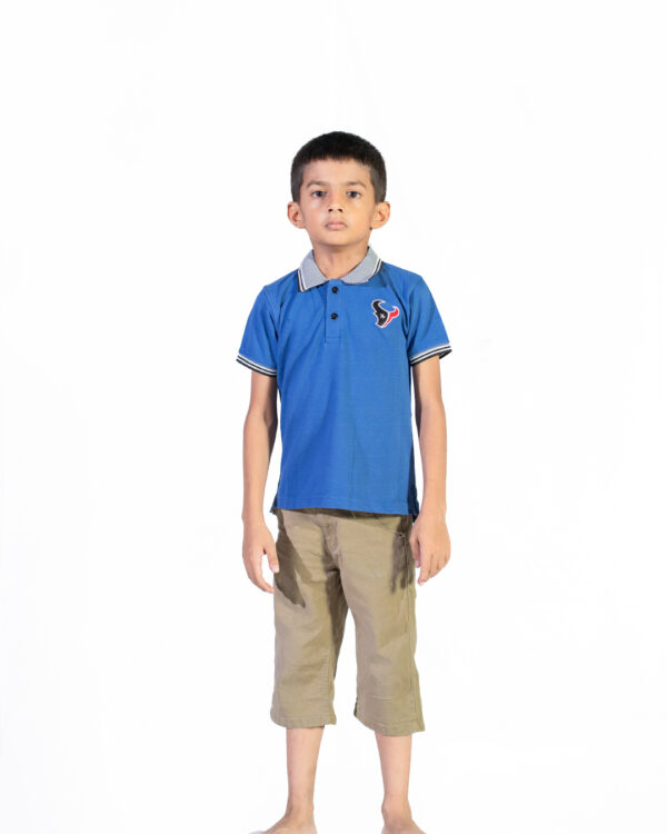 blue t shirt