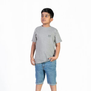 grey t shirt