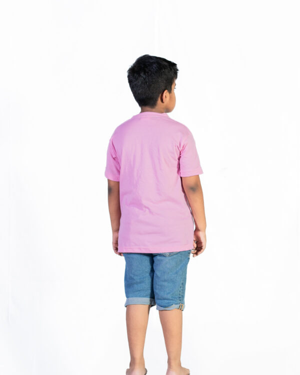 pink t shirt